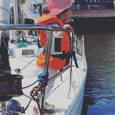 Segelyacht Hotel en barco